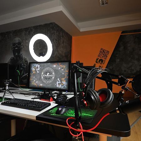 Gamers Paradise Hotel Chalong Buitenkant foto