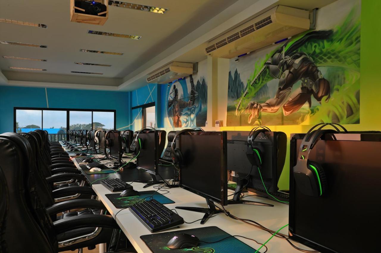 Gamers Paradise Hotel Chalong Buitenkant foto