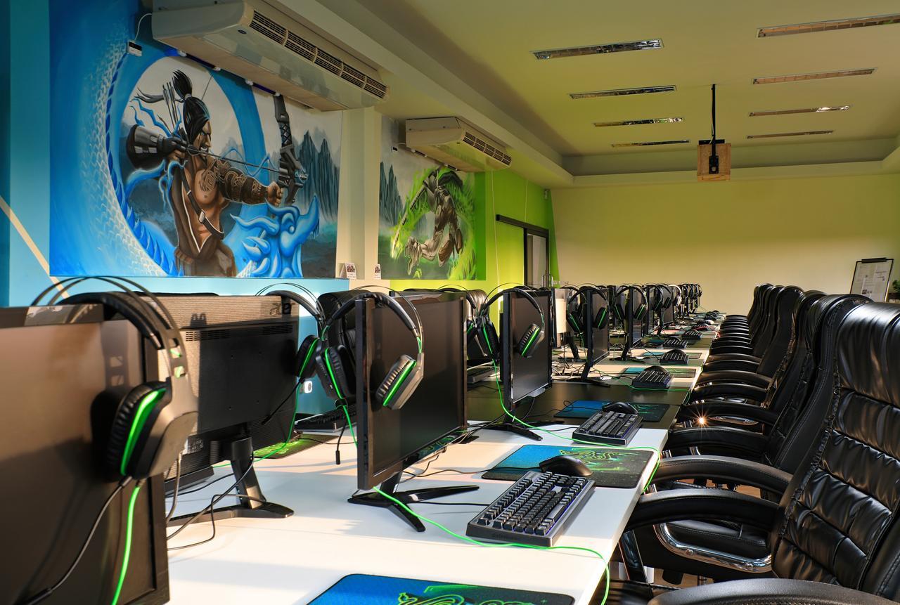 Gamers Paradise Hotel Chalong Buitenkant foto